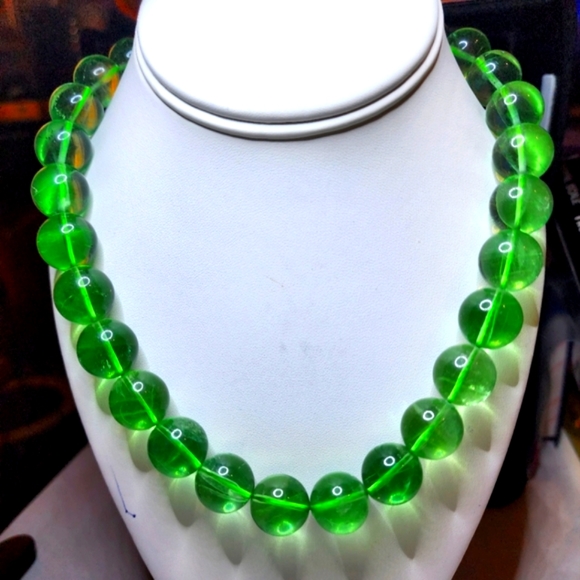 Green Flourite Gemstone Necklace - Picture 1 of 5